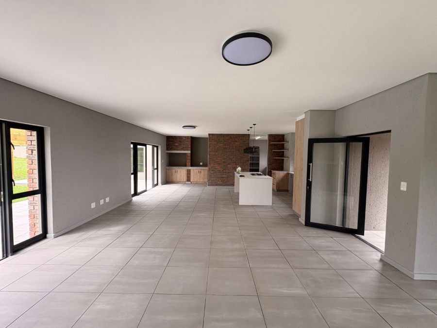 5 Bedroom Property for Sale in Cherry Creek Country Estate Western Cape